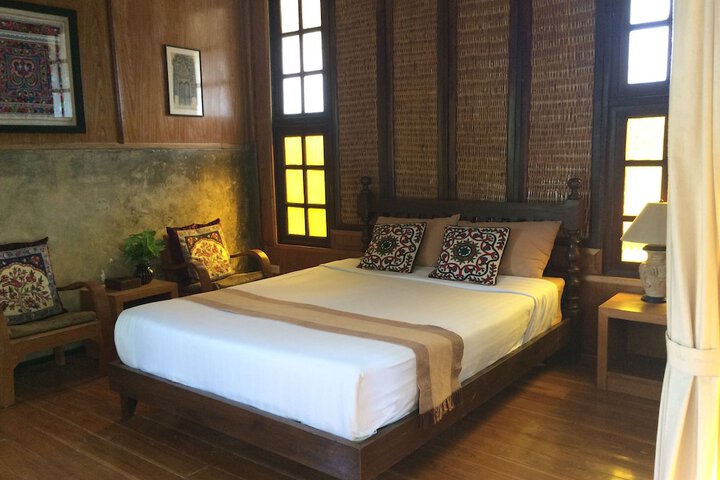 Room 6 of 74