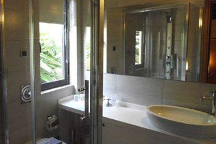 Room 3 of 30