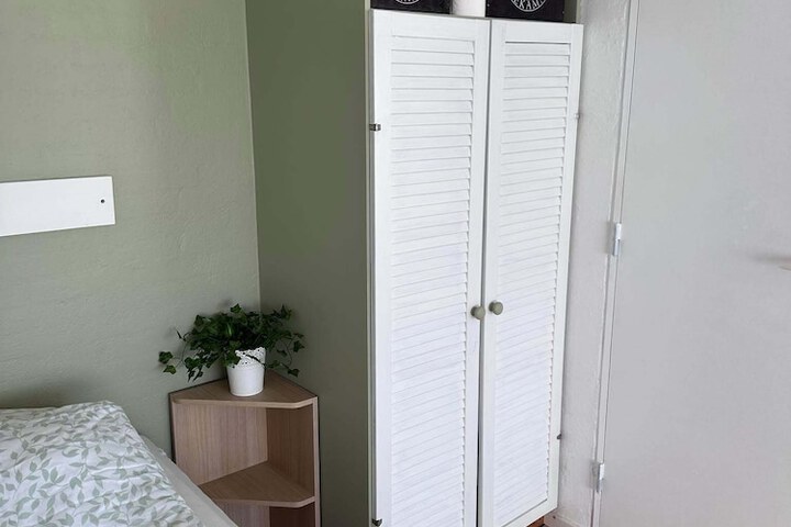 Room 50 of 99