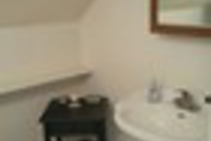 Room 125 of 198