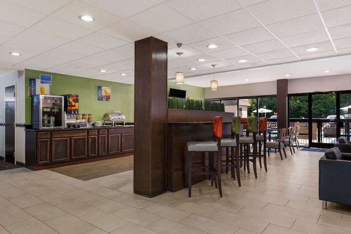 Breakfast area