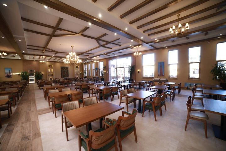 Dining 69 of 85