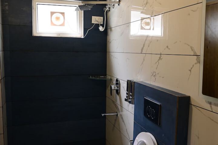 Room 11 of 26