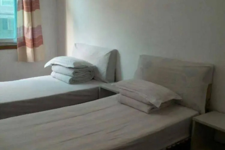 Room 3 of 15