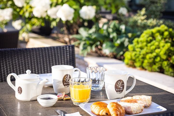 Breakfast/Coffee Service 65 of 93