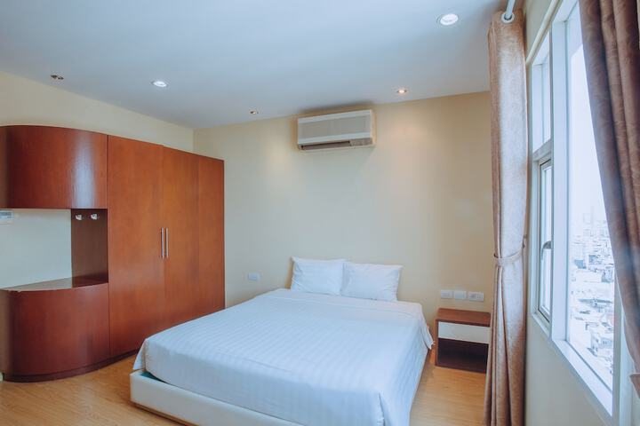 Room 2 of 26