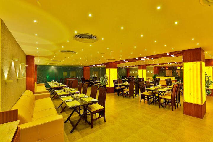 Dining 36 of 61