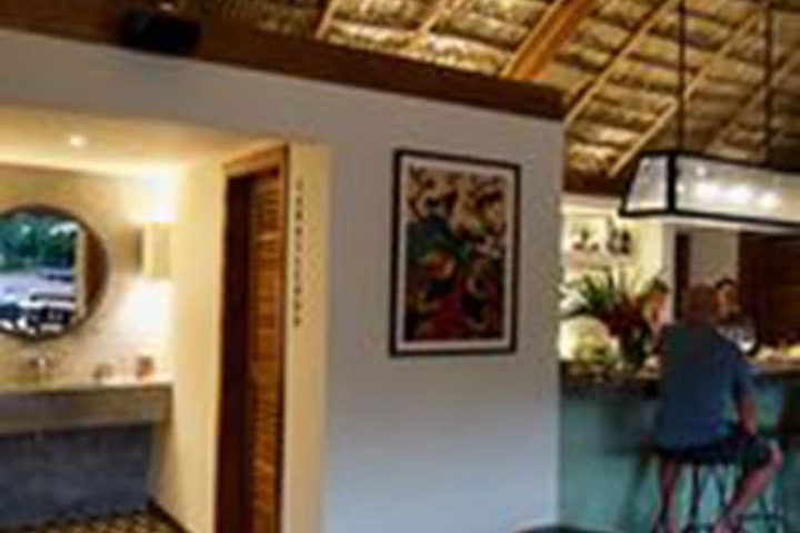 Lounge 47 of 61