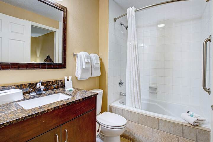 1 Bedroom Condo Junior 2 Queen Beds Sofa Accessible (32 of 38)