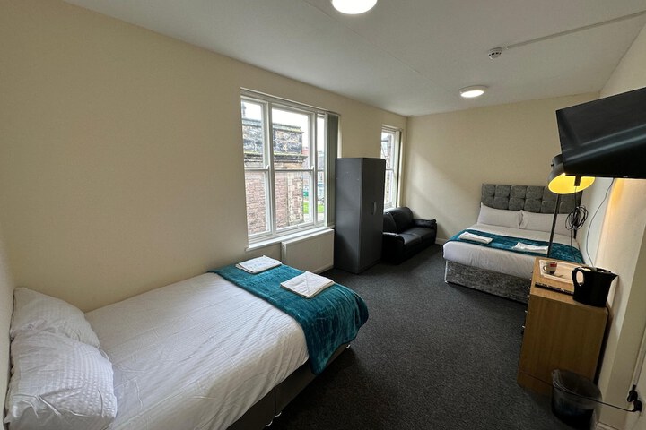 Room 8 of 25
