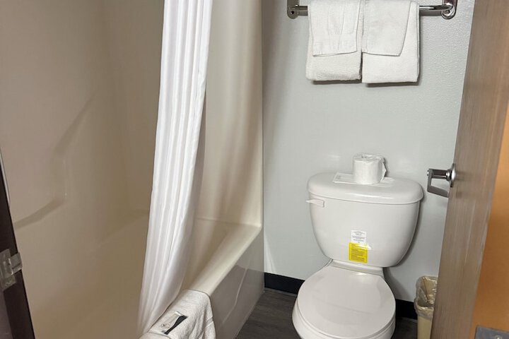 Room 16 of 25