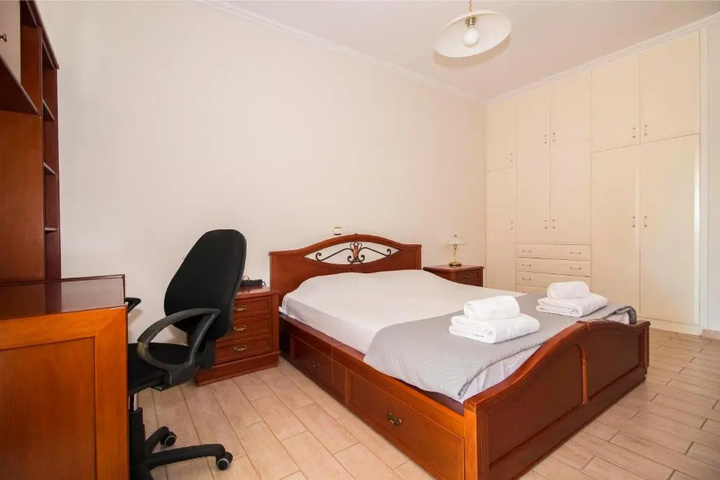 Room 6 of 20