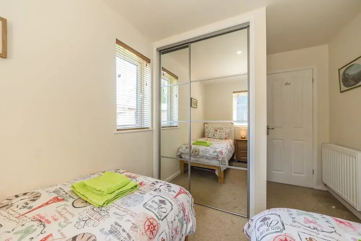 Room 5 of 14