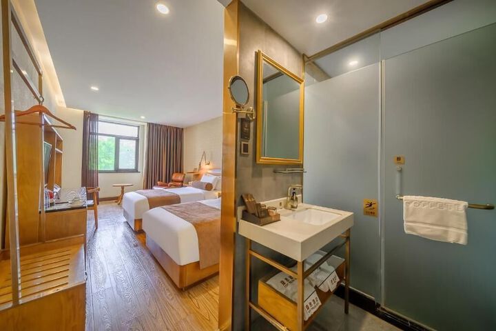 Room 37 of 44