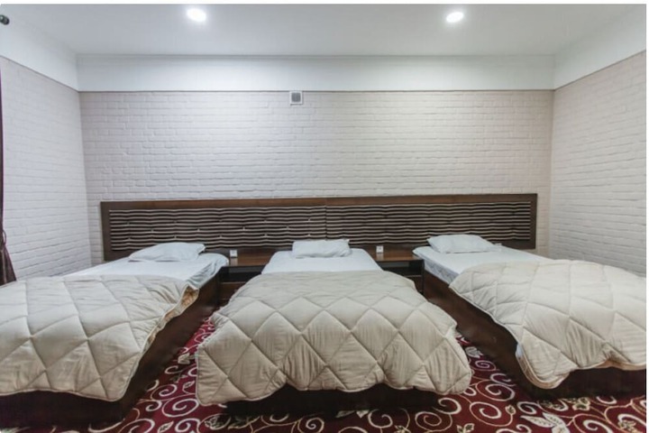 Room 8 of 22