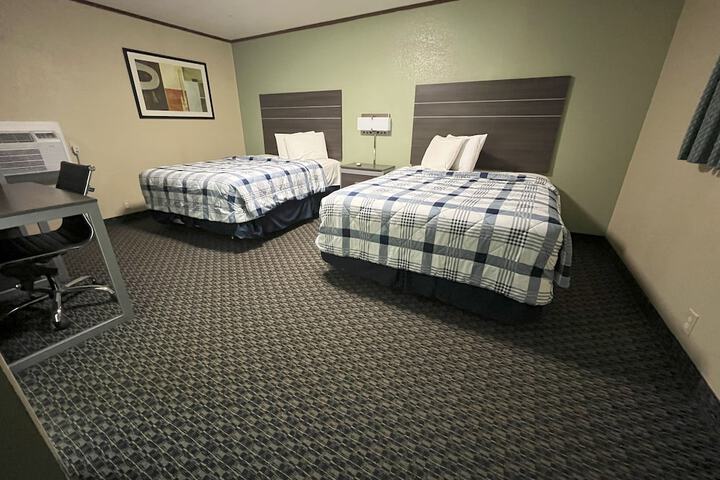 Room 10 of 17
