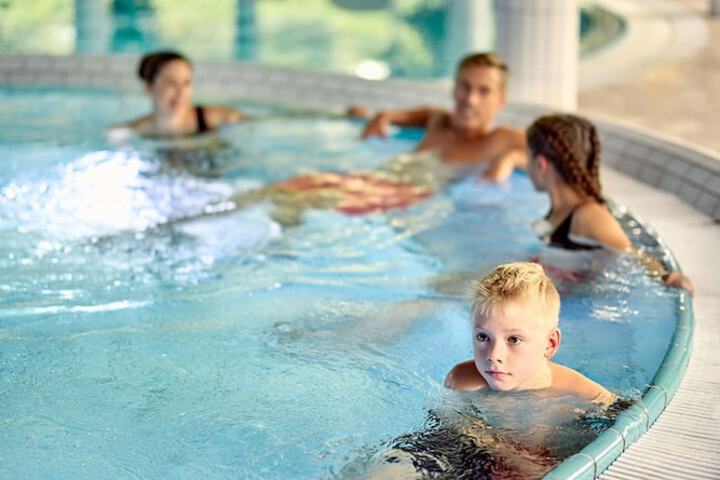Pool Hotel