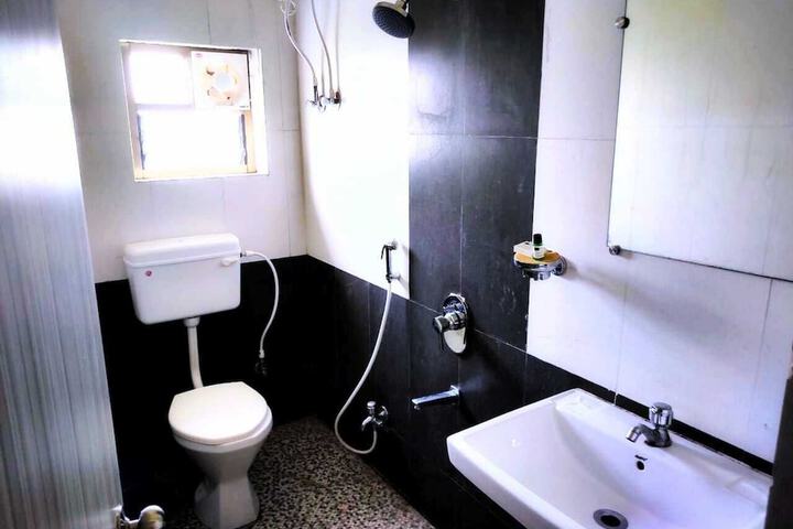 Room 13 of 22