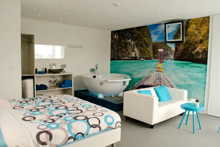 Room 3 of 15