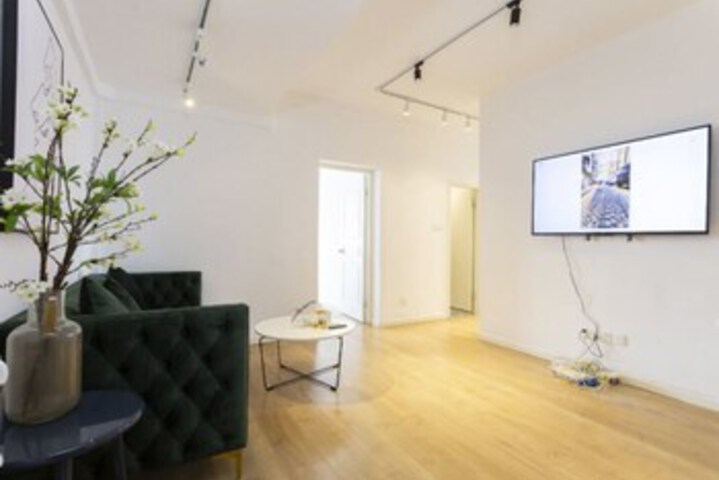 Room 8 of 17