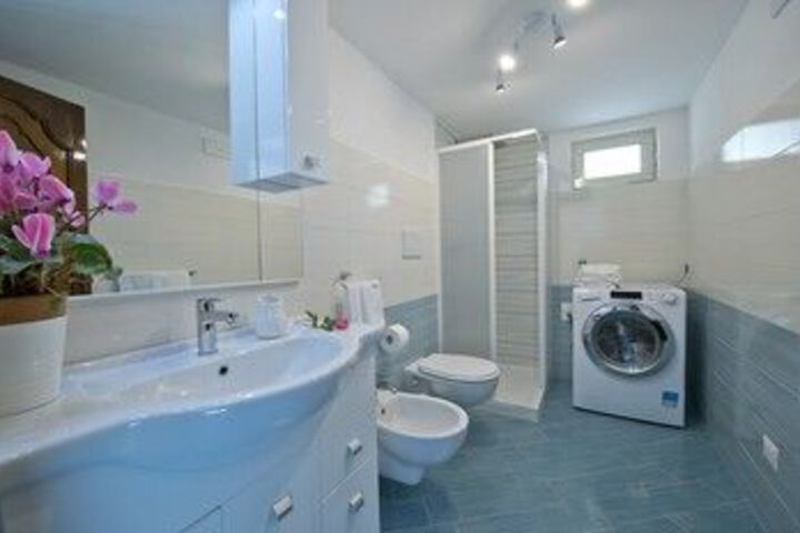 Room 2 of 18