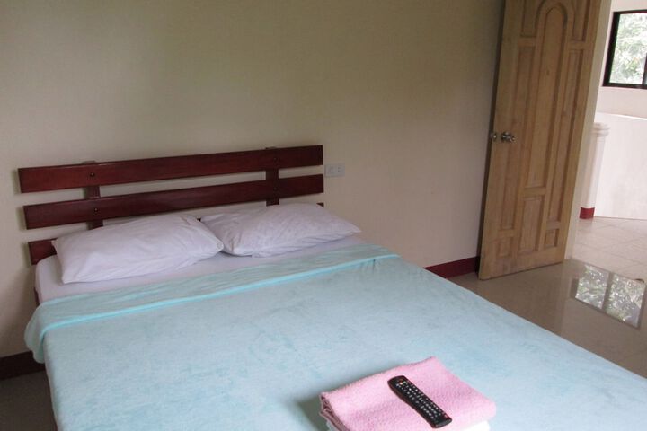 Room 4 of 27