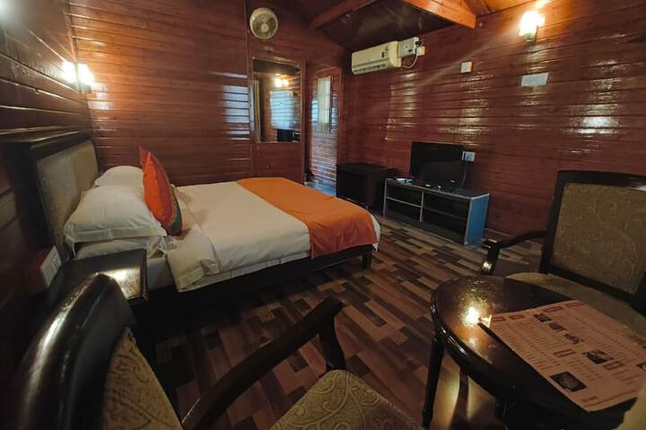 Room 8 of 32