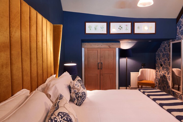 Room 16 of 43