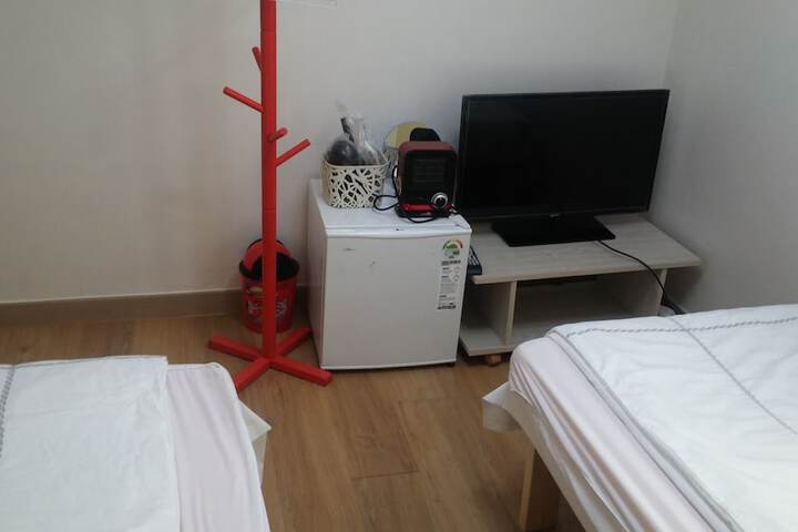 Room 19 of 32