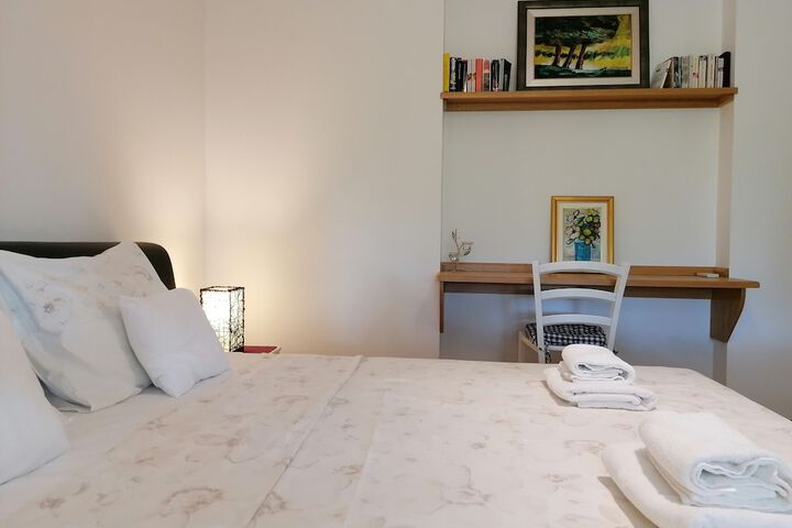 Room 22 of 102