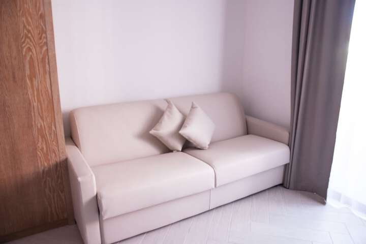 Room 15 of 36