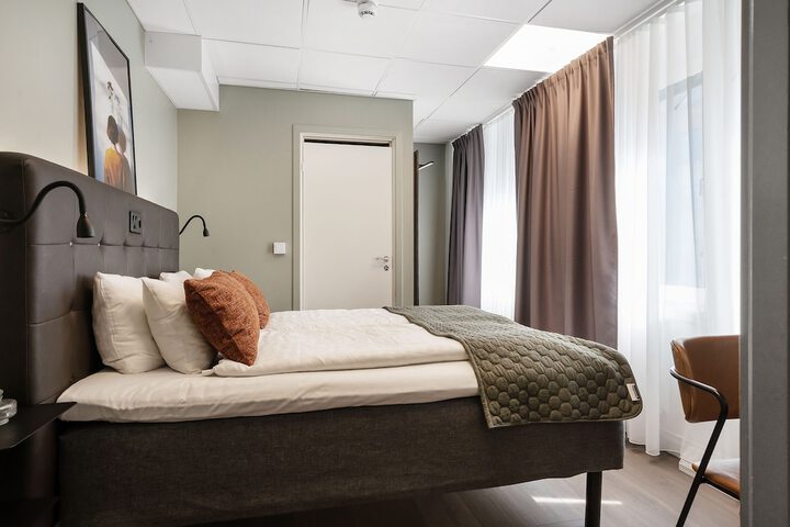 Room 70 of 115