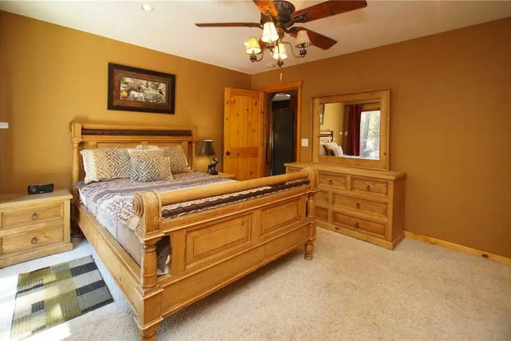 Room 4 of 24