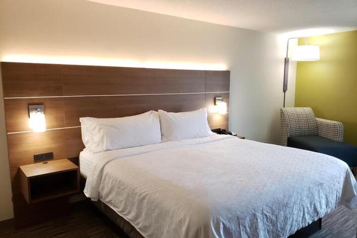 Standard Double Bed (1 of 4)