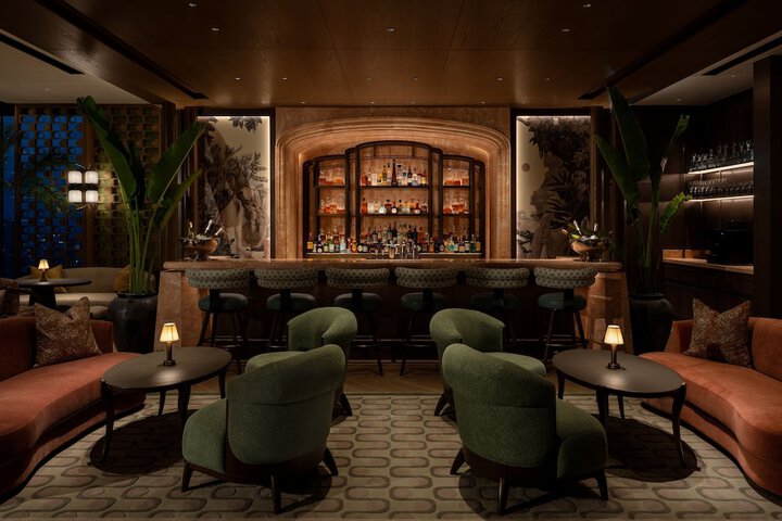 Lounge 98 of 110