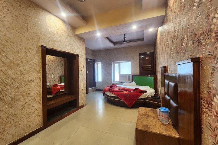 Room 34 of 49