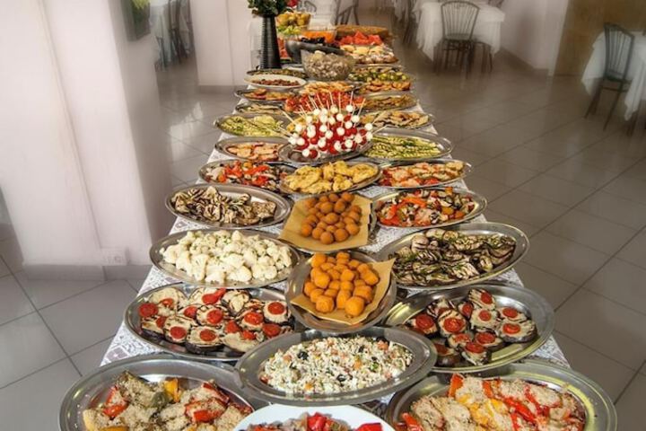 Dining 48 of 64