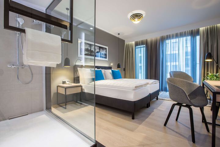 Room 10 of 74