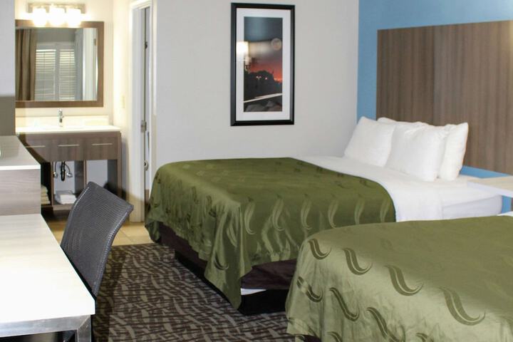 Queen Bed Accessible (6 of 13)