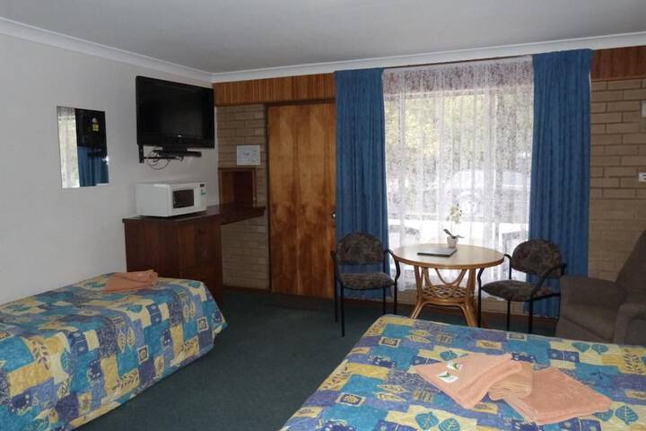 Room 11 of 35