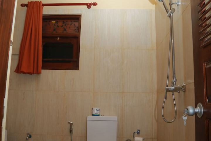 Room 20 of 34