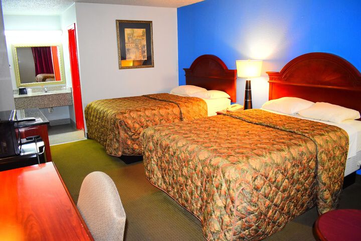 2 Double Beds (14 of 15)