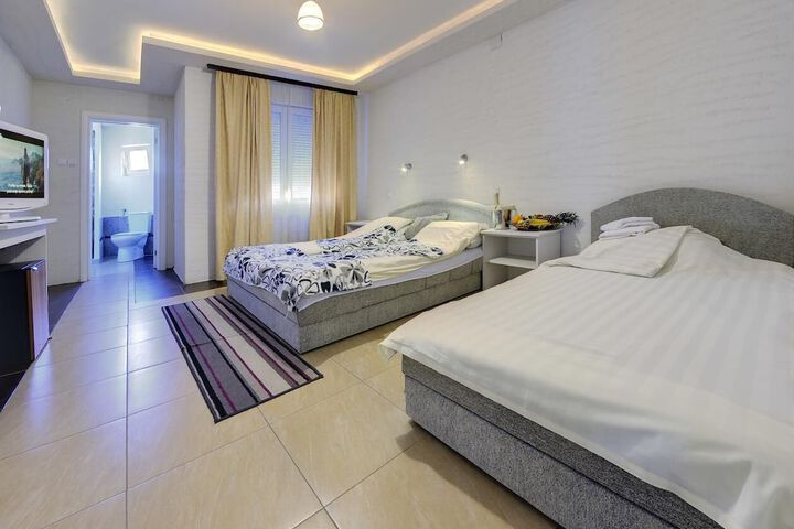 Room 3 of 19