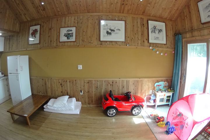 Room 14 of 182