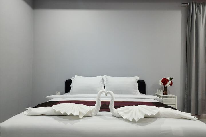 Room 8 of 65