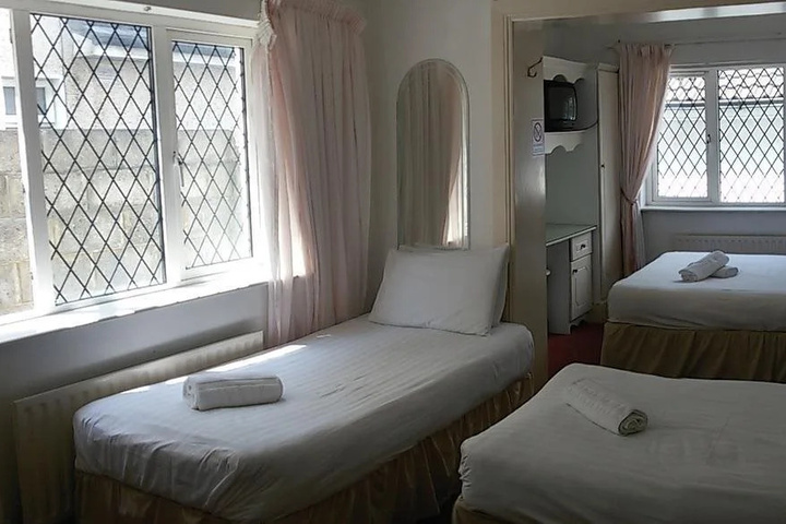Room 2 of 16