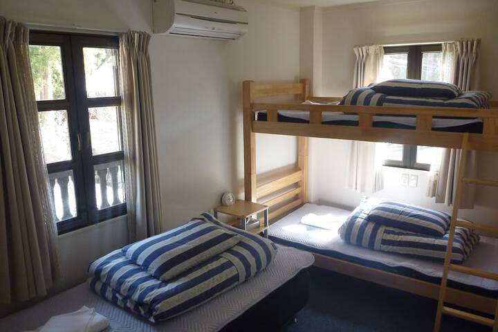 Room 6 of 66