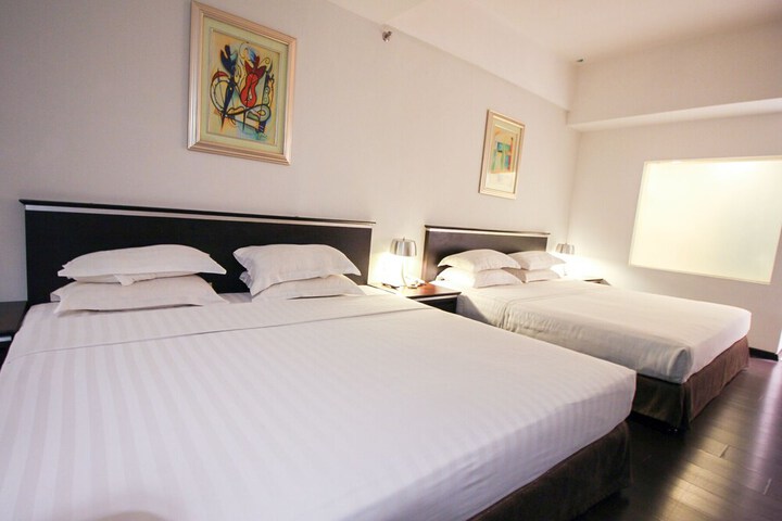 Room 16 of 44