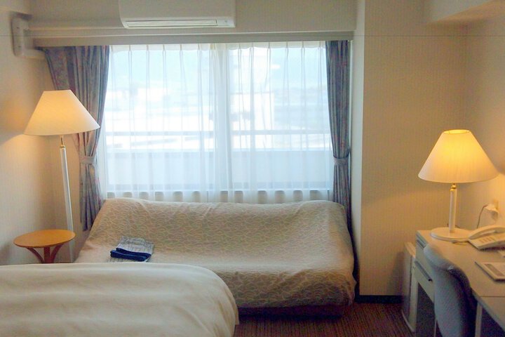 Room 7 of 35