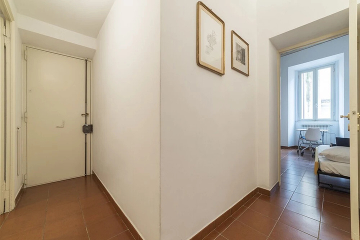 Room 2 of 17